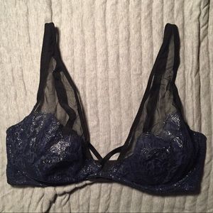 Victoria’s Secret Very Sexy Plunge 36D